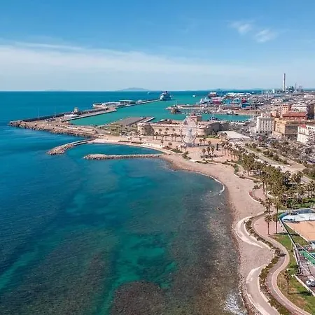 Beachfront Near The Station And Port, 5 Beds * Civitavecchia
